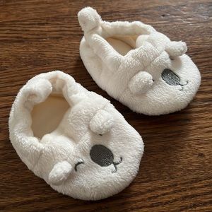 Bear baby slippers